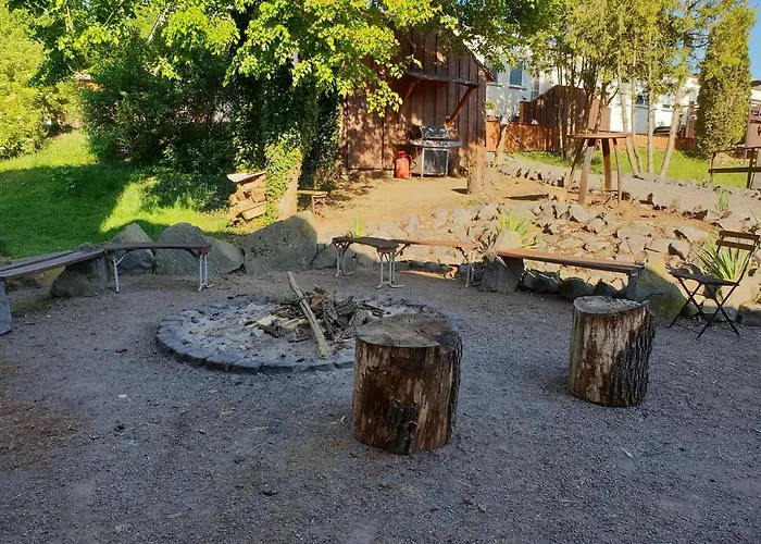 Schoene Kleiner Onkel Auf Idyllischem Reiterhof Nahe Burg Eltz *
